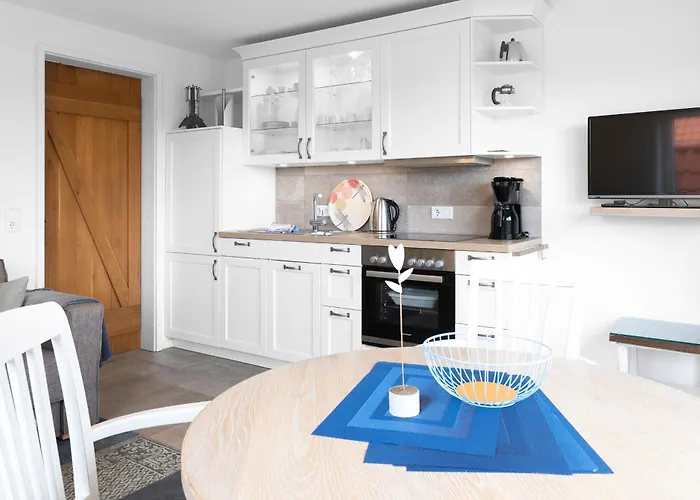 アパート Dingi ユイスト